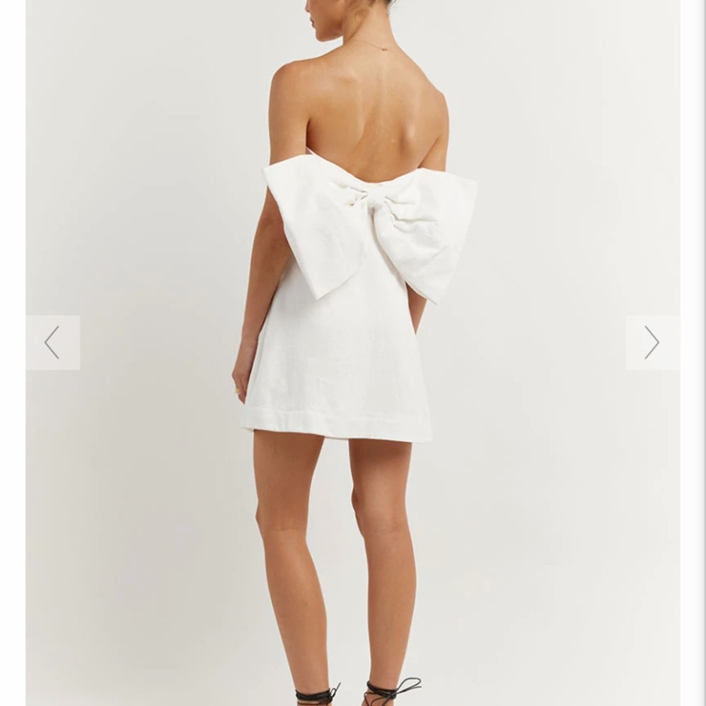 AISLE WHITE LINEN BACK BOW DRESS